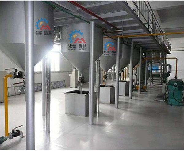 葵花籽油<a href=http://www.osmj.cn/jinglianshebei/ target=_blank class=infotextkey>精煉設(shè)備</a>